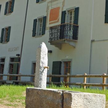 esterno villa santi con fontana