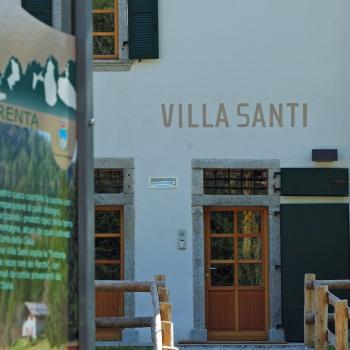 parete villa santi con scritta parete villa santi con scritta
